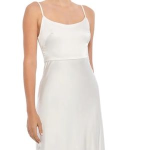 IEENA FOR MAC DUGGALStrappy Satin Gown With Tiered Hem Size 6